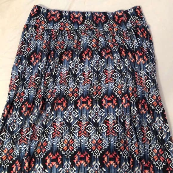 Geometric Patterned Maxi Skirt - Picture 2 of 2